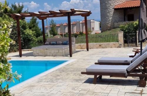 Afytos Villa | Villa White Lotus with private pool