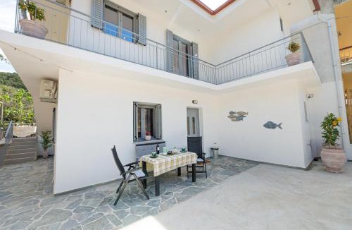 Poros House | Villa Yvonni