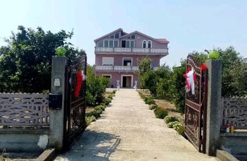 Xhafzotaj Villa | Villas Maria for rent feeling Home Durres city
