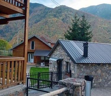 Pejë Ski Chalet | Villas Meti Rugove