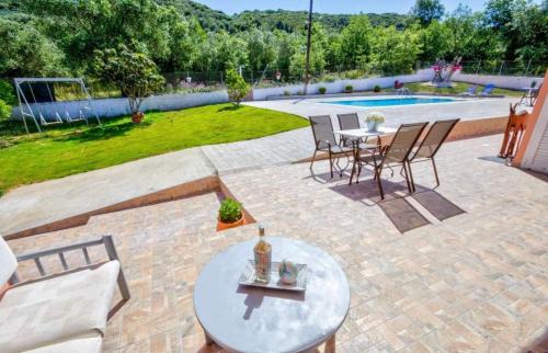 Dafnata Villa | Villazia Exclusive Estate