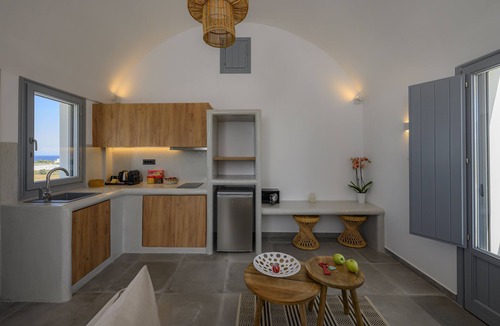 Oia Apartment | Vinsanto Anemi Vine Villa