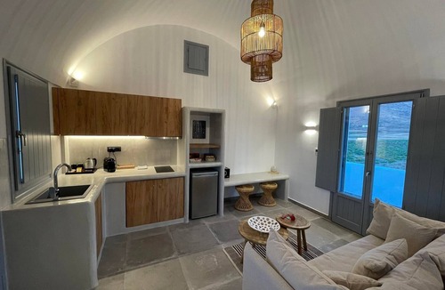 Oia Apartment | Vinsanto Anemi Vine Villa