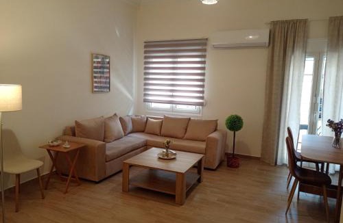 Piraeus Apartment | Vintage Comfort