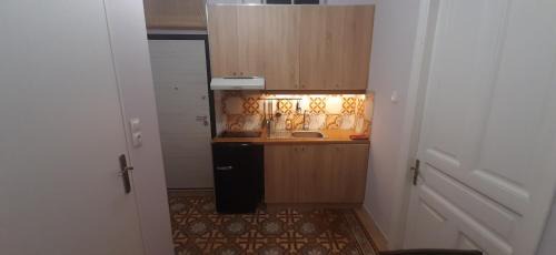 Nea Ionia Apartment | Vintage house