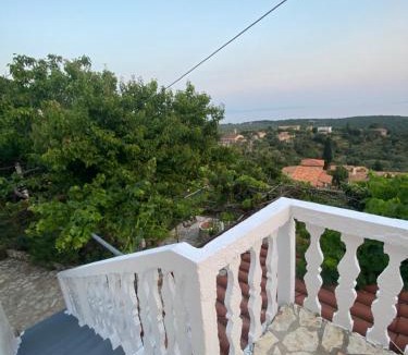 Vuno House | Vintage Mediterranean house