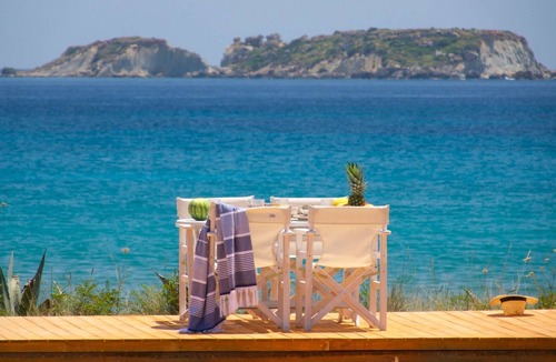 Paliki Apartment | Votsalo - Beachfront villa suite
