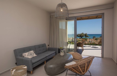 Paliki Apartment | Votsalo - Beachfront villa suite