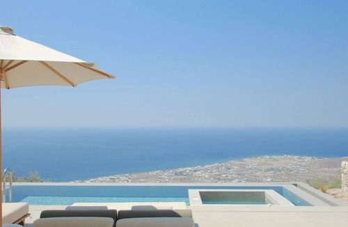 Pyrgos Villa | VOUNO Santorini Private Villas