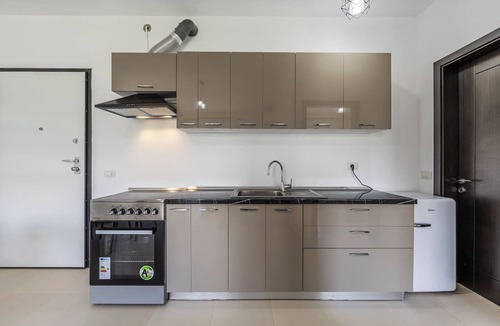Shengjin Apartment | Waterfront Cozy Apartment | 1BR with Free Parking by PikHost