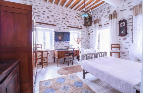 Ano Siros House | Whereabout Travels - Rustic house in Ano Syros