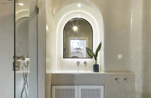 Pyrgos House | White and Co. La Torre Suites