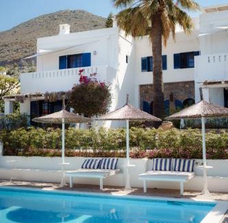 Koutouloufari Hotel | White Blue Villa formerly Ippocampi