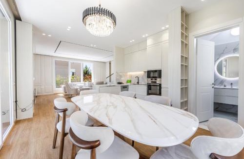 Ishem Villa | White Escape 3BR Luxury Lalzi Beach Villa by PikHost