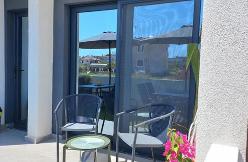 Paralia Dionysiou Apartment | White Pampas Tiny Houses 1