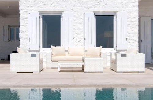Santa Maria Villa | White Santa Maria Villa