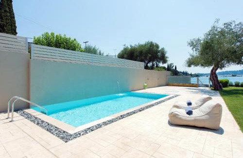 Limni Villa | White Swan Villa with Private Pool