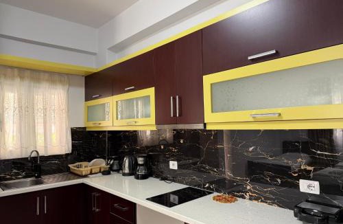 Sarande House | White Villa