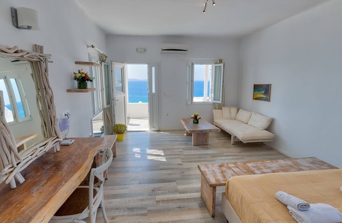 Tourlos House | With-inn Mykonos Suites