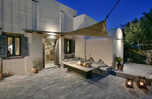 Megalochori Villa | Wonderful Santorini Villa Alia Mansion 3 Bedrooms Beautiful Outdoor Space