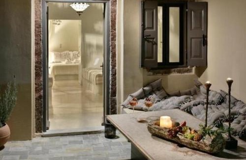Megalochori Villa | Wonderful Santorini Villa Alia Mansion 3 Bedrooms Beautiful Outdoor Space