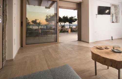 Paralia Vergas House | Wood&Stone Guesthouse
