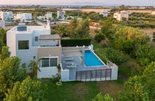 Zipari Villa | XENOS VILLA 1 , with private pool ,near the sea