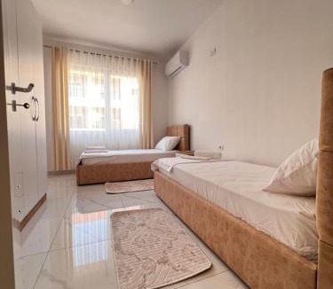 Kamez Apartment | XH APARTMENTs