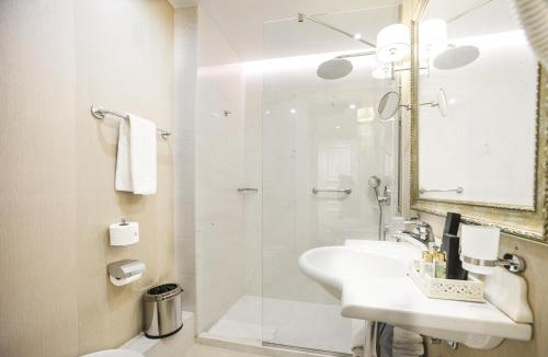 Blloku Hotel | Xheko Imperial Luxury Hotel & SPA