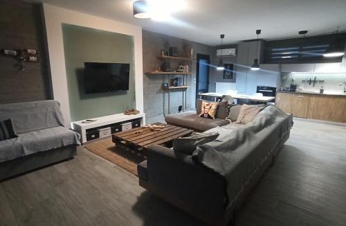 Drama Apartment | Yannis' Apartment