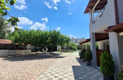 Dhermi Hotel | Yard Paradise Rooms