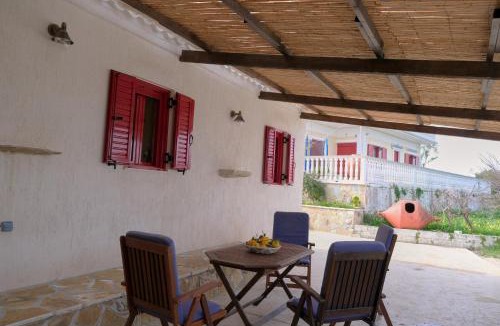 Drosia Villa | Yasemia Wood & Stone Villa