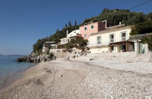 Katavolos Villa | Yellow House Lower,Beachfront, Nissaki, Kaminaki beach
