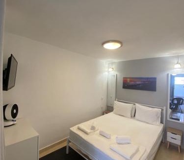 Skala Fourkas House | Yellow Submarine