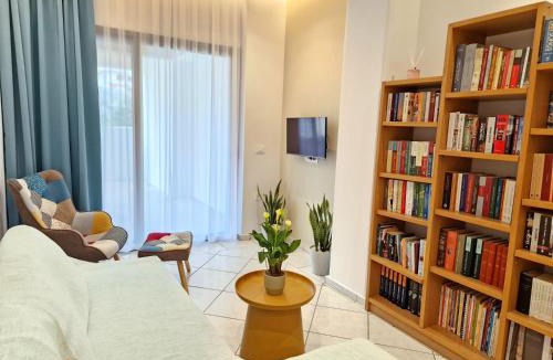 Makrys Tichos Apartment | Yianni's apartment