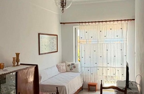 Monastiraki Apartment | Yiayia Mia Village House