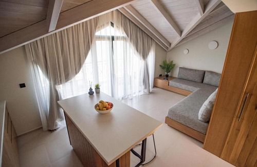Alykes Apartment | YOLO Resort - Loft