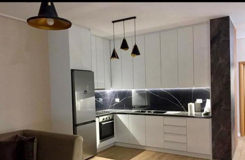 Mbrostar-Urë Apartment | Your Home Fier 2