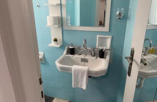 Piraeus Apartment | Your Piraeus Escape Cozy One-Bedroom Apartment