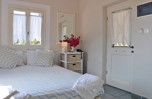 Lakones Hotel | Zefiros Traditional Hotel