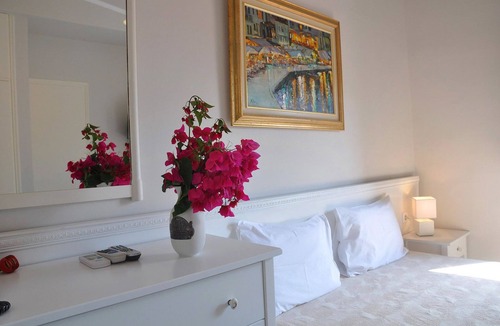 Lakones Hotel | Zefiros Traditional Hotel