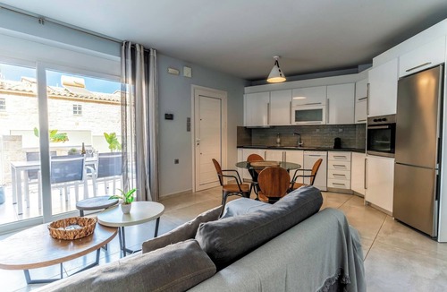 Panormos House | Zefyros Suite, Seafront Retreat