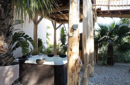 Kalathas Cabin | Zen Tree Suite with Jacuzzi | D PALM Premium Living