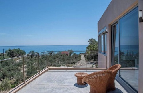 Ierapetra House | Zephyra - Refúgio à Beira-Mar com Vista Deslumbrante em Creta