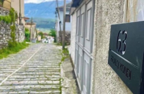 Gjirokaster Apartment | Zere house