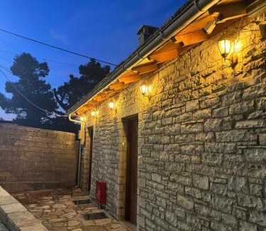 Gjirokaster House | Zilfe Guesthouse