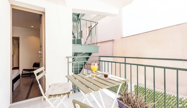 1 bed apt in the heart of Plaka in Athens
