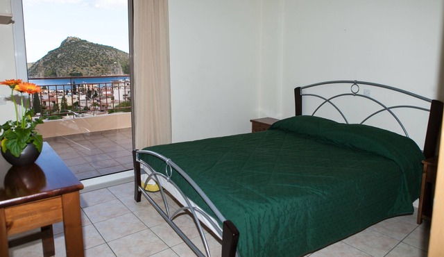 2 bed Apartment for up to 5 in Tolo Close to the Beach with Breathtaking Views in Tolo