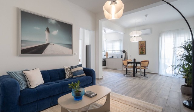 2BD Spacious Apt in Petralona Near Metro in Athens