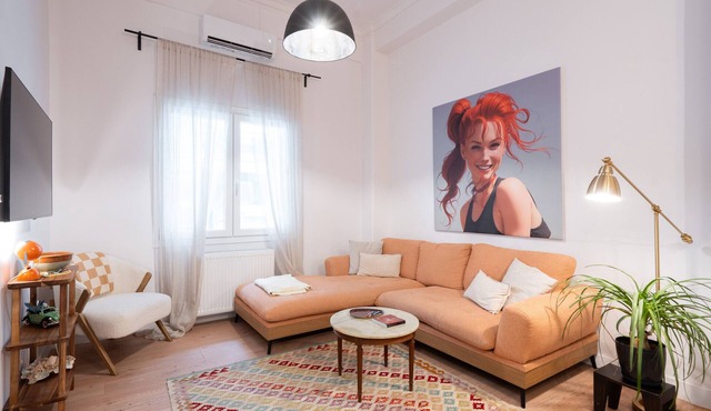 2BR Greek Home | Private Backyard 20' to Acropolis